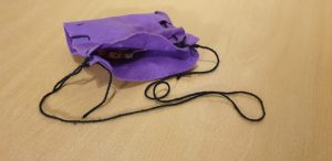 Zelfgemaakte schoudertas van filt